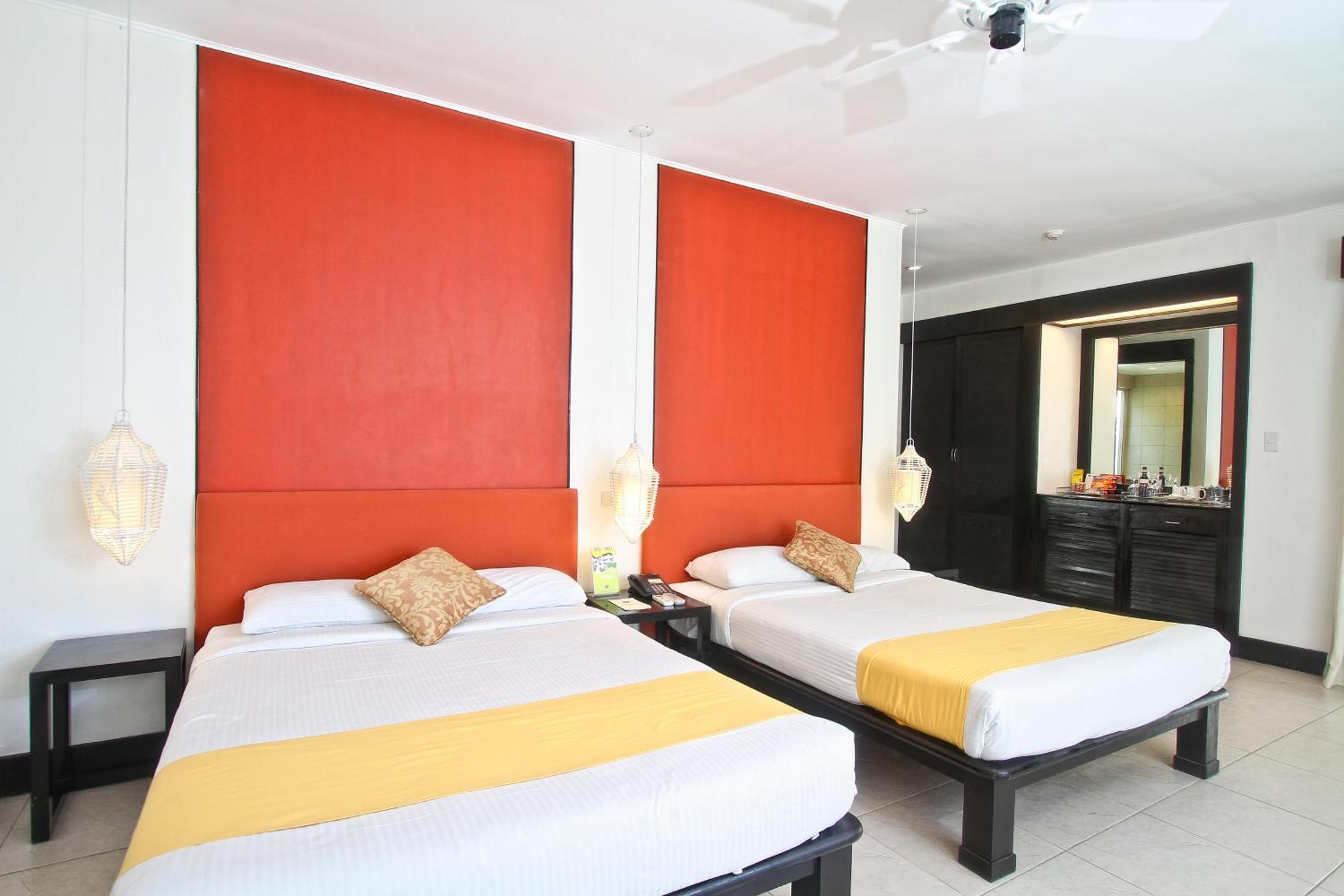 Club Punta Fuego Hotel Nasugbu Bagian luar foto