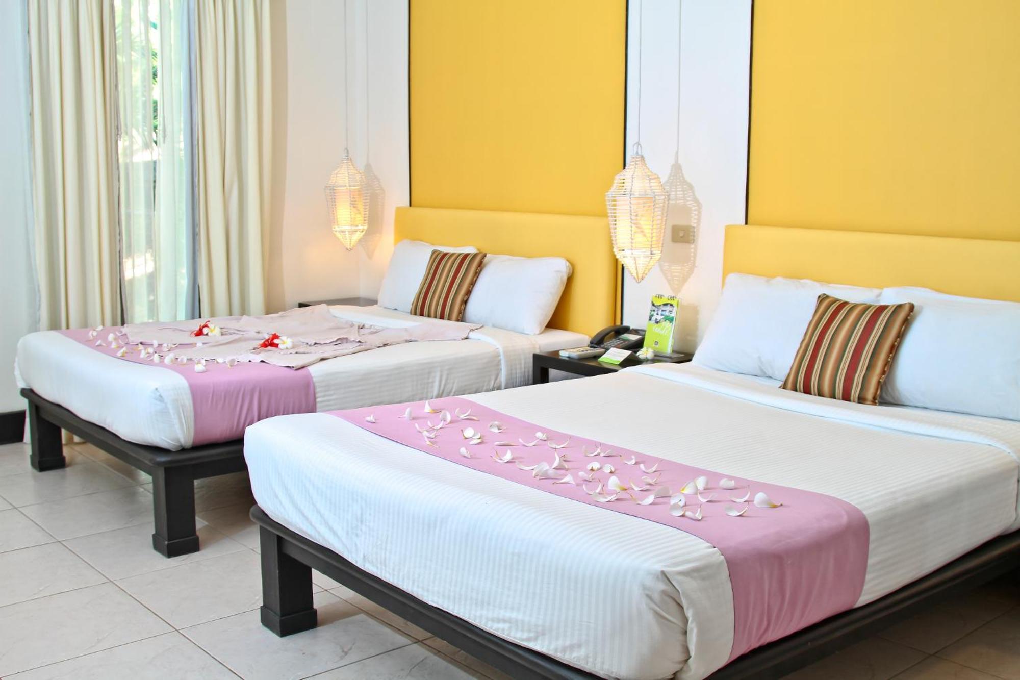 Club Punta Fuego Hotel Nasugbu Bagian luar foto