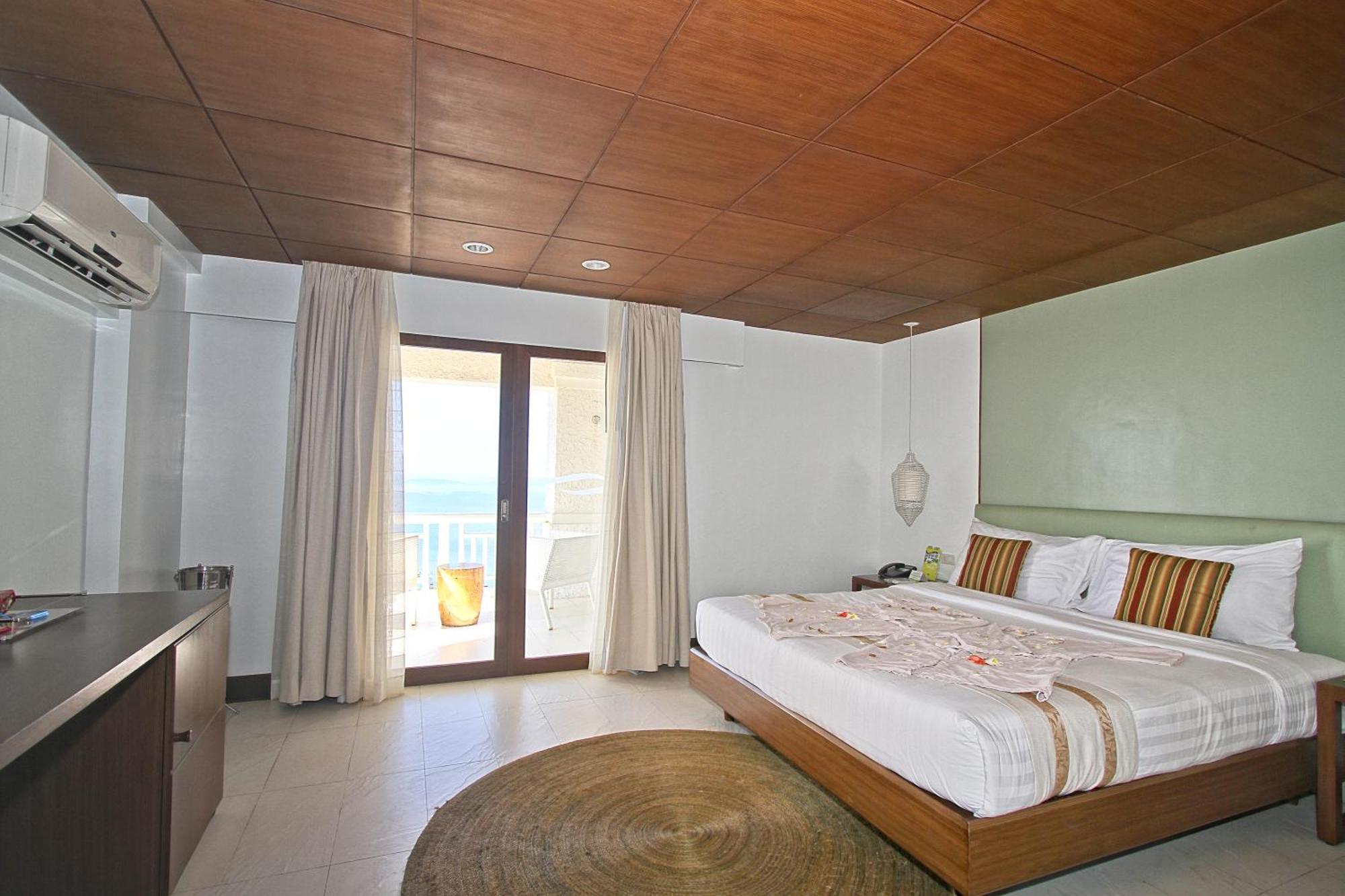 Club Punta Fuego Hotel Nasugbu Bagian luar foto