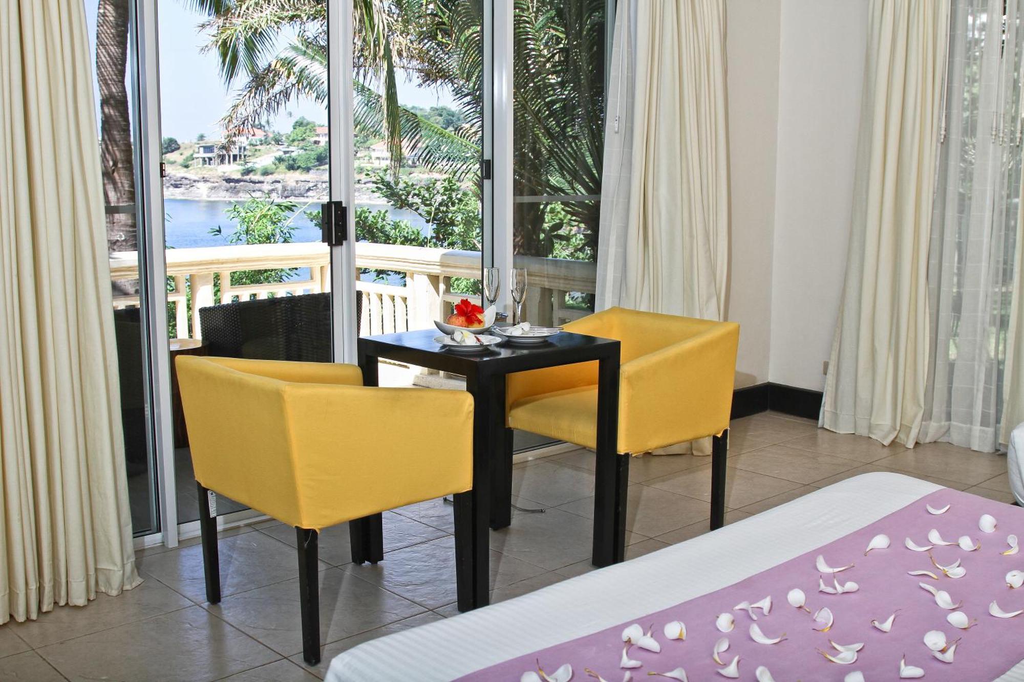 Club Punta Fuego Hotel Nasugbu Bagian luar foto