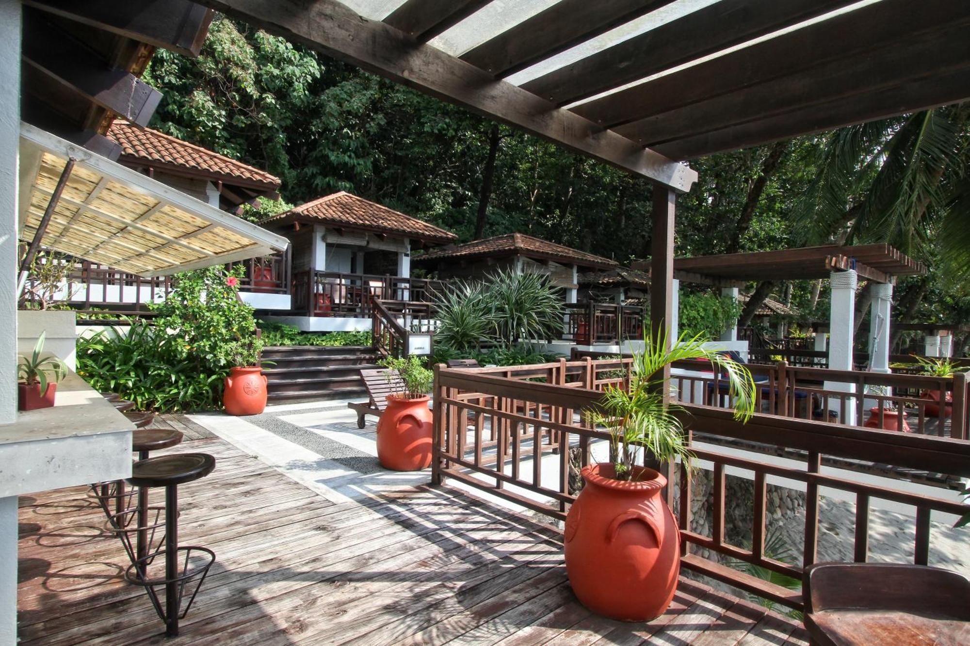 Club Punta Fuego Hotel Nasugbu Bagian luar foto
