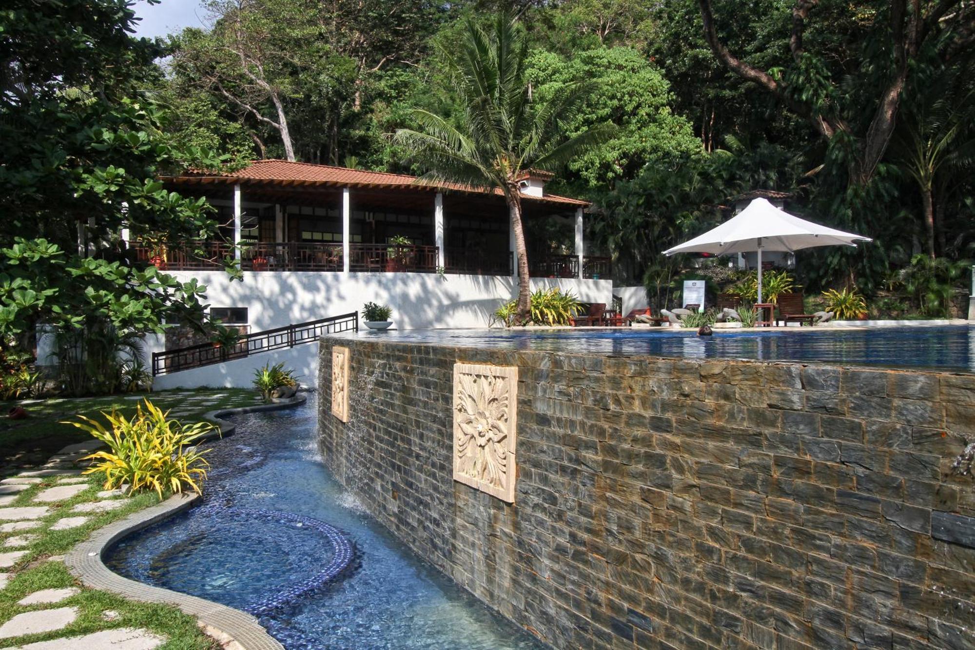 Club Punta Fuego Hotel Nasugbu Bagian luar foto