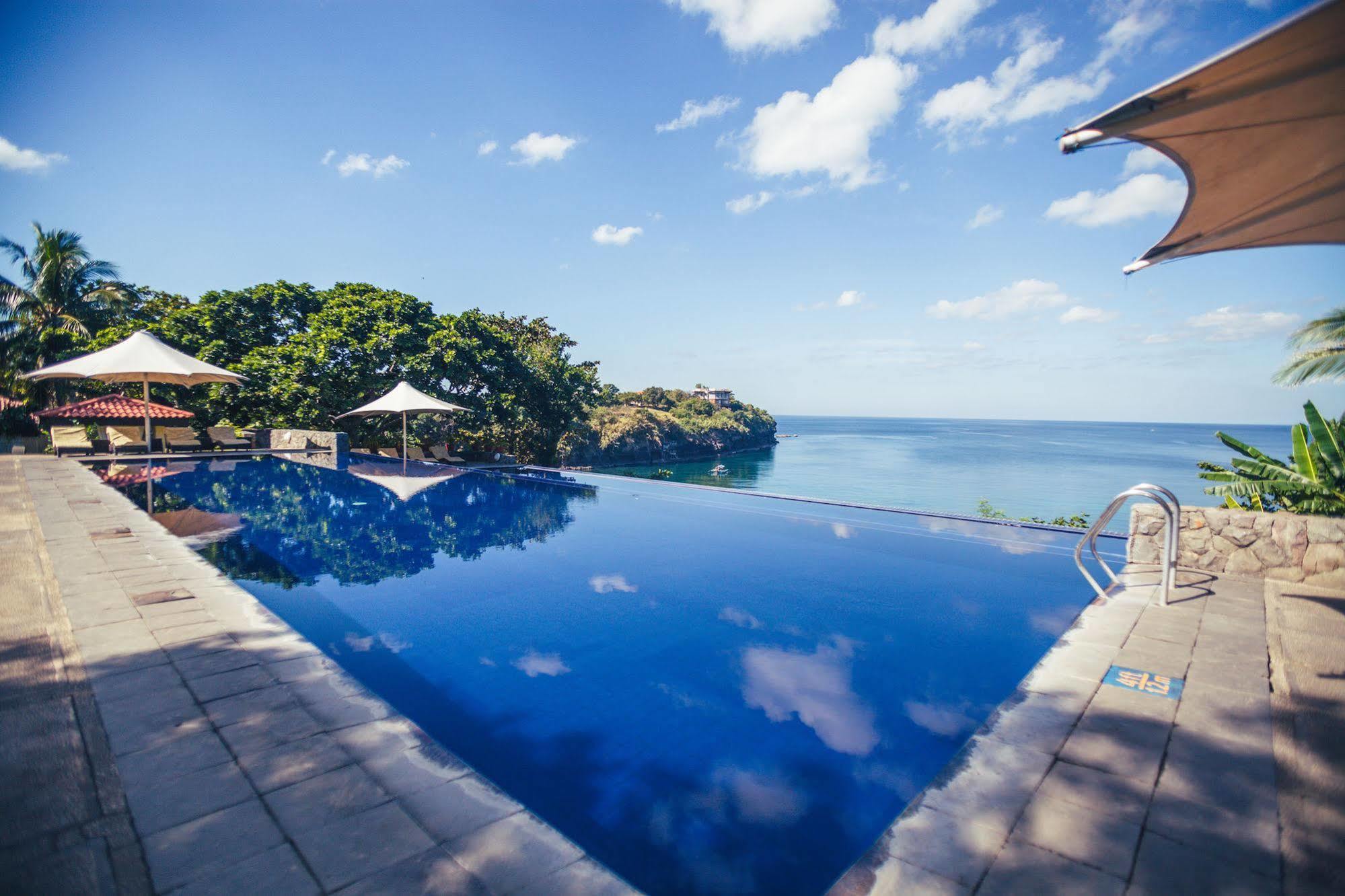 Club Punta Fuego Hotel Nasugbu Bagian luar foto